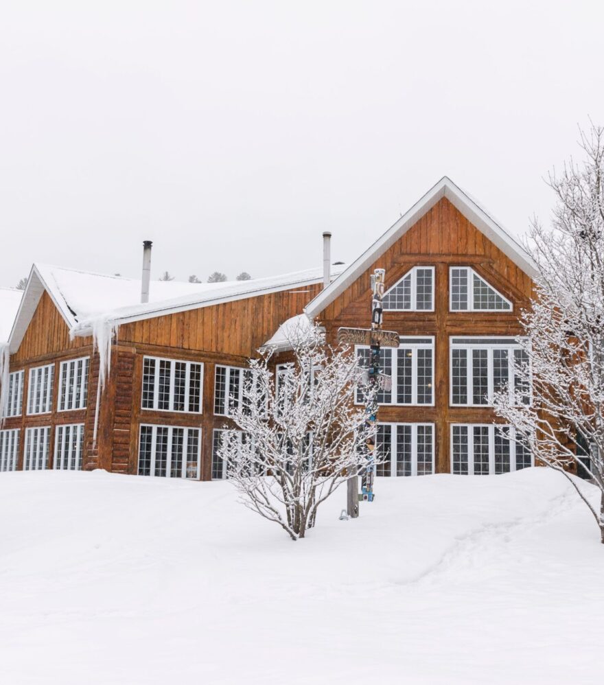 Le temps de relaxer dans une auberge de la forêt