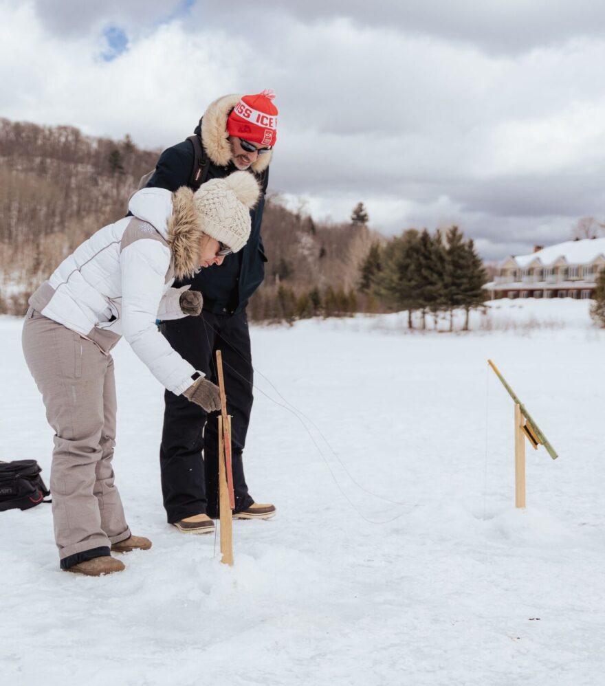 Initiation à la pêche blanche à l'Auberge du Lac-à-l'Eau-Claire