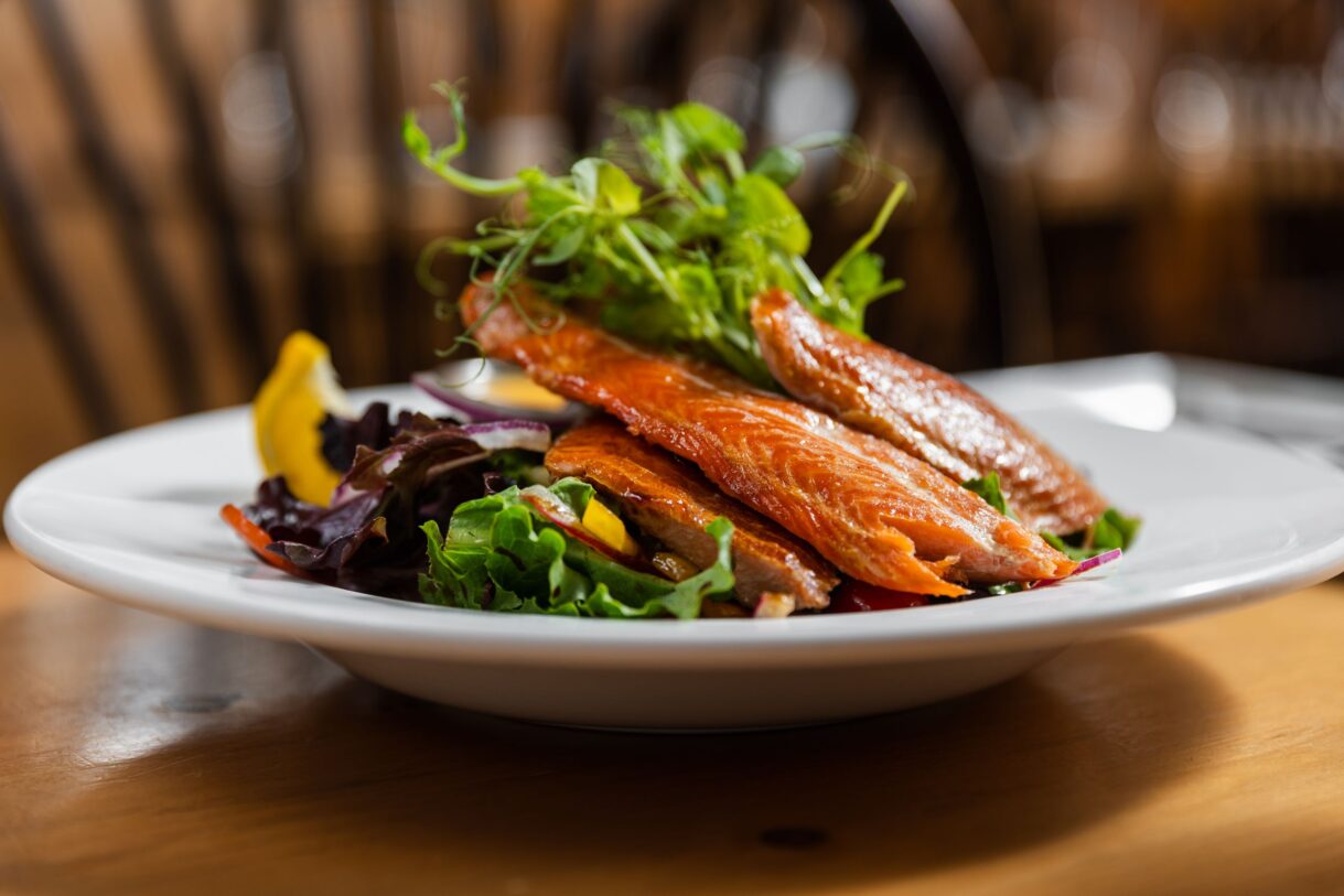 Repas du terroir, truite fraîche, Pourvoirie du Lac Blanc