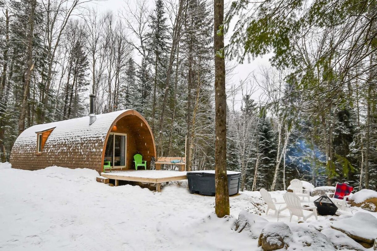 Maison POD en hiver aux Boisés de la rivière noire dans Lanaudière