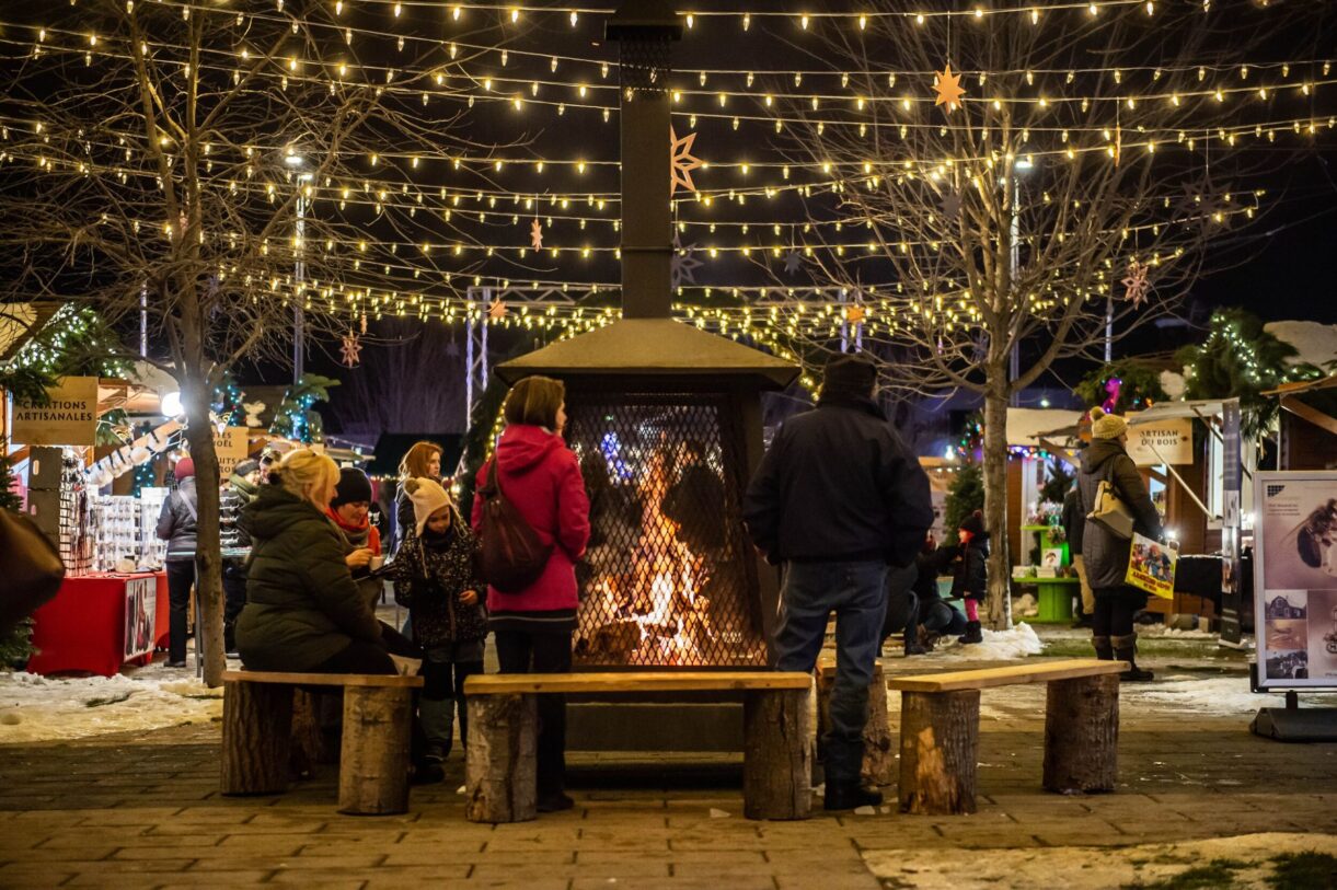 Ambiance festive au Marché de Noël de Joliette au Québec