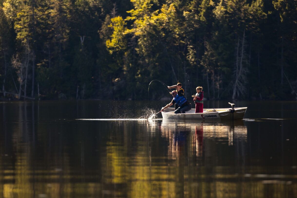 Pêche à la Pourvoirie du Lac Blanc en Mauricie, au Québec
